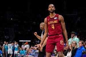 增加稳定性!小莫布里14中8&罚球5中2拿18分11板4助4帽 也有4失误 - 资讯配图