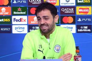 B席谈切尔西球员围圈：我不知道那是在干啥，看起来很搞笑 - 资讯配图