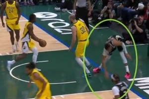 张佳玮：字母哥越来越像另一个34号 上了年纪就开始零碎地受伤 - 资讯配图