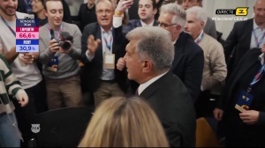 接着奏乐接着舞！拉波尔塔与工作人员兴奋舞蹈，开香槟庆祝 - 资讯配图