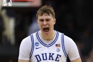 疯狂三月来袭！独行侠晒出球员们大学时期帅照！ - 资讯配图