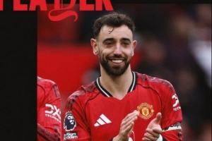 2次精彩助攻!曼联官方:B费当选本轮战胜维拉队内最佳球员 - 资讯配图