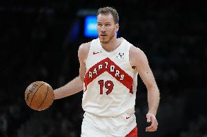 翻江倒海！珀尔特尔12中9贡献21分18板5助 其中9前场板 - 资讯配图