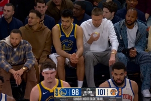 一天一苹果医生远离我！波津场边便装吃起了苹果 - 资讯配图