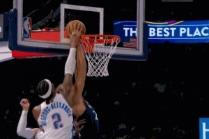 不进球依然能做贡献！亚历山大连续补防内线拦下戈贝尔进攻 - 资讯配图