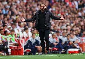 上半场罚下一人+全场让对手0射正 利兹联是03-04赛季以来英超首队 - 资讯配图