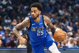 PJ·华盛顿谈打中锋得20分：队友们的传球太好了 让我能轻松出手 - 资讯配图