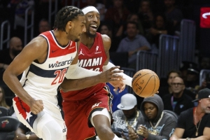 阿德巴约：下次打奇才会被三人包夹 就算拿50分我也会被说是垃圾 - 资讯配图