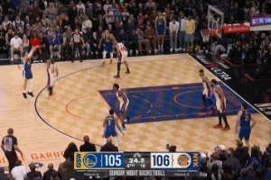 这么着急干什么？勇士仅落后1分 波杰姆斯基追身顶投三分没中 - 资讯配图