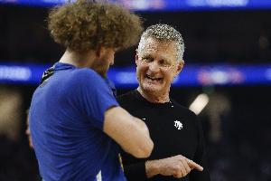 8大将缺席！科尔：不能再要求更多了 执教这些家伙真的很有意思 - 资讯配图