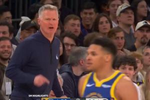 理查德救球回传失误 科尔怒喷：该死！球权很重要 球权就是一切！ - 资讯配图