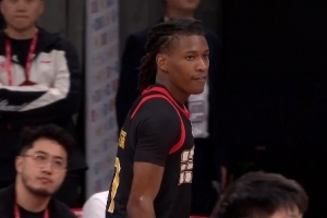 连拿关键分!史密斯19中10砍36分 最后3秒造三分犯规&罚球准绝杀 - 资讯配图