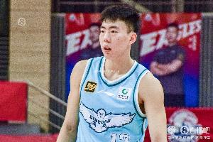 段昂君：我们和上海在实力上有差距 大家第四节打得有点乱 - 资讯配图