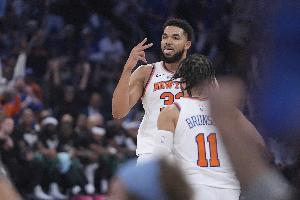 张佳玮:当下尼克斯像1辆配件齐全但慢热的车 勇士又是输人不输阵 - 资讯配图