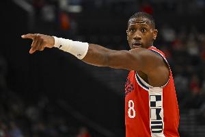 乘胜追击！克里斯·邓恩三分也有 快船打出13-1开局 - 资讯配图