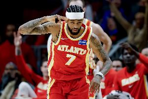 杀疯了！亚历山大-沃克三分再中 20中12已砍39分创生涯新高 - 资讯配图