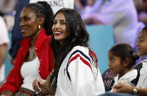 夸梅:科比在世时麦迪这些装货P都不敢放 现在都在私信骚扰瓦妮莎 - 资讯配图