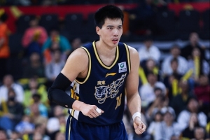 焦泊乔:我们很好地执行了教练赛前的布置 防守一直在线&非常强硬 - 资讯配图