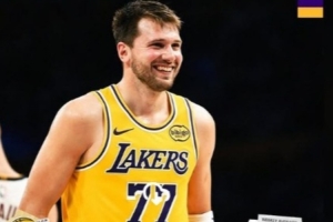 湖人官方晒出东契奇周最佳海报 詹姆斯第一时间转发送上祝贺! - 资讯配图