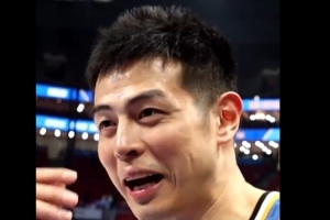 麦基：我喜欢方硕的打球方式！方硕调侃：不说我好话我不传他球 - 资讯配图