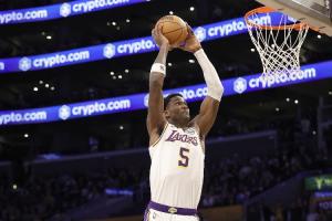 都有美好未来!艾顿关键时刻闪耀7分11板救赎 卡佩拉9分8板2助 - 资讯配图