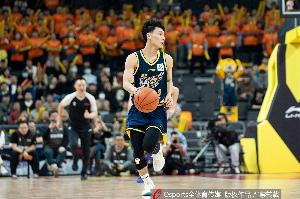 憋坏了!徐杰7中5高效拿下13分1板4助 次节剩4分钟才获登场机会 - 资讯配图