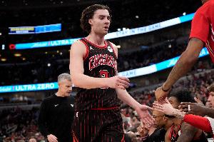 再达里程碑！吉迪16分15板13助获生涯第30次三双 独占总榜第十九 - 资讯配图