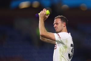 曼晚：埃文斯主要负责曼联定位球训练，B费和卡塞米罗配合默契 - 资讯配图