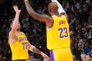 含金量十足!湖人六连胜:连赢三个首轮潜在对手+尼克斯 - 资讯配图