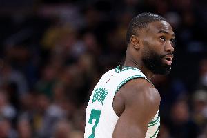 杰伦·布朗：我不想假摔 我打球的方式没变 只是裁判今晚吹罚了 - 资讯配图