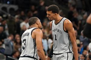 凯尔登·约翰逊:文班说50胜远远不够是对的 我们不能满足于此 - 资讯配图