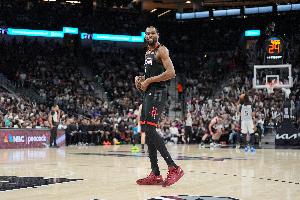 解说：杜兰特被提前夹击迫使出球这事已经到3月末了还是无头绪 - 资讯配图