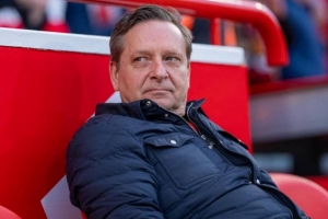 柏林联合高层谈拜仁抱怨裁判:这不可接受,我们将成为受害者 - 资讯配图