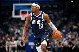 独行侠官方：布兰登·威廉姆斯头部侧面受到撞击 退出今日比赛 - 资讯配图