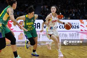 可圈可点！张曼曼半场4中3贡献8分3板4助 三分3中2 - 资讯配图