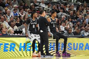 曾经连续18个赛季至少50胜！马刺取得50胜 2016-17赛季以来首次 - 资讯配图