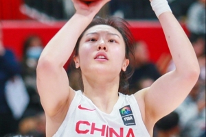 状态还是不好！张茹首发6分33秒只拿到1板1断 出现3失误3犯规 - 资讯配图