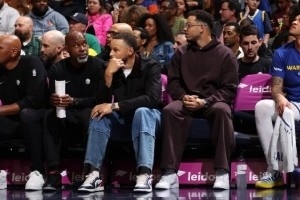 与队友同在！早日归来！库里INS转发一堆勇士比赛动态 - 资讯配图