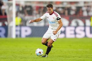 马卡:无法达成自动续约条款,塞维利亚将与AZP开启常规续约谈判 - 资讯配图