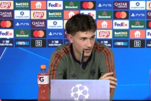 比朔夫：最让我开心的还是踢六号位 门将位置谁上场我也不知道 - 资讯配图