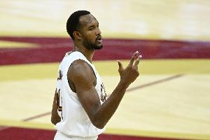 得吃得喝！莫布里21中12砍下27分15板2助3帽 6前场板 - 资讯配图