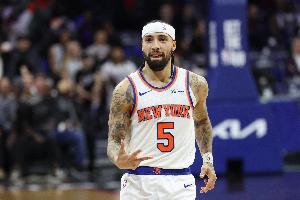 老六很稳！阿尔瓦拉多三分7中4砍下16分10助2断 仅有1失误 - 资讯配图