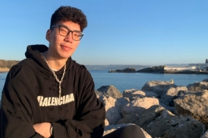 23岁生日!余嘉豪发文:希望保持热烈的心 充满探索未知的勇气 - 资讯配图