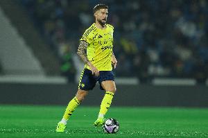 沙特媒：胜利后卫伊尼戈肌肉撕裂，正在马德里进行10至14天的治疗 - 资讯配图