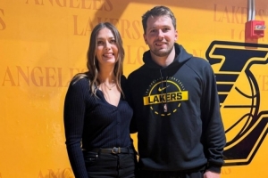 莎拉波娃晒与东子合照：关键时的精彩表现 对抗/纪律性/抗压能力 - 资讯配图