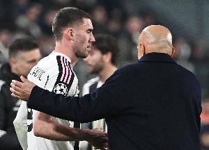 都体：弗拉霍维奇接近与尤文续约2年，年薪600万欧外加浮动奖金 - 资讯配图