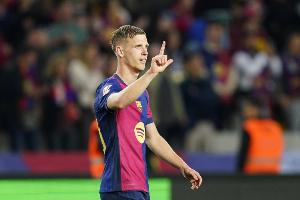 每体：莱万和费兰状态不佳，弗里克承认奥尔莫提伪九号是可行选择 - 资讯配图