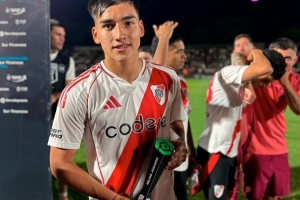 河床新星经纪人：很多欧洲强队关注他很久，将其列入引援候选名单 - 资讯配图