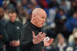 卡莱尔：尼克斯打出了冠军级别的比赛 我们没能打乱他们的节奏 - 资讯配图