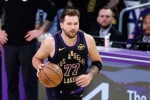 欧洲双星!东契奇生涯与申京交手9战7胜 得分篮板等数据都占上风 - 资讯配图